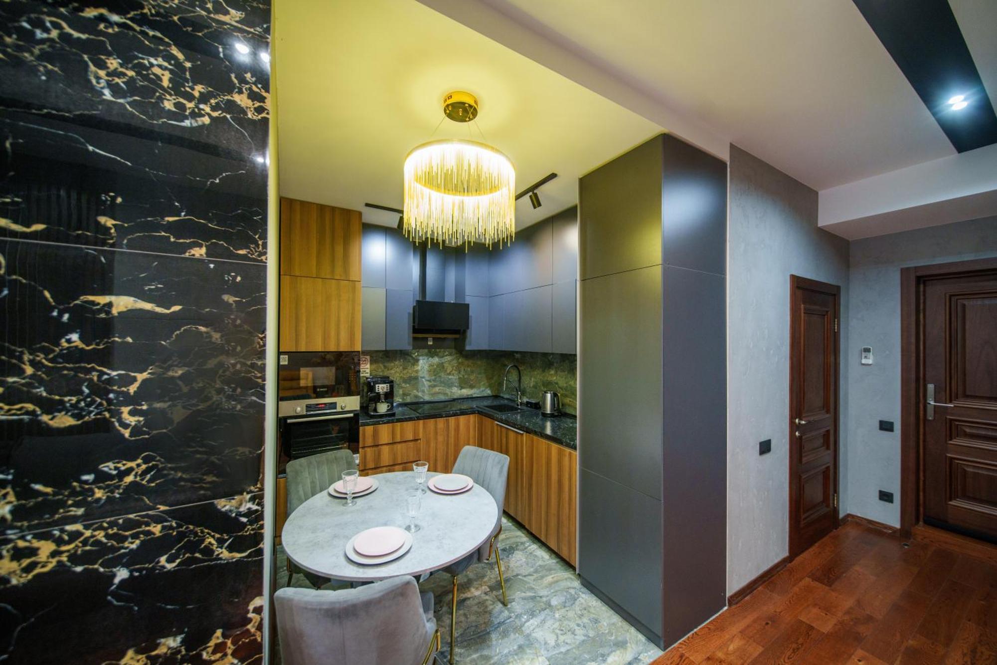 Arch Apart Hotel เยเรวาน ภายนอก รูปภาพ